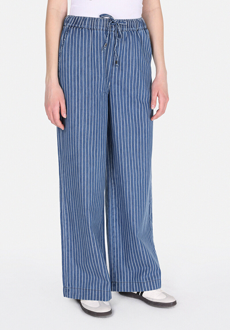 Показати інформацію про Джинси Жіночі Блакитні  Cl1075026