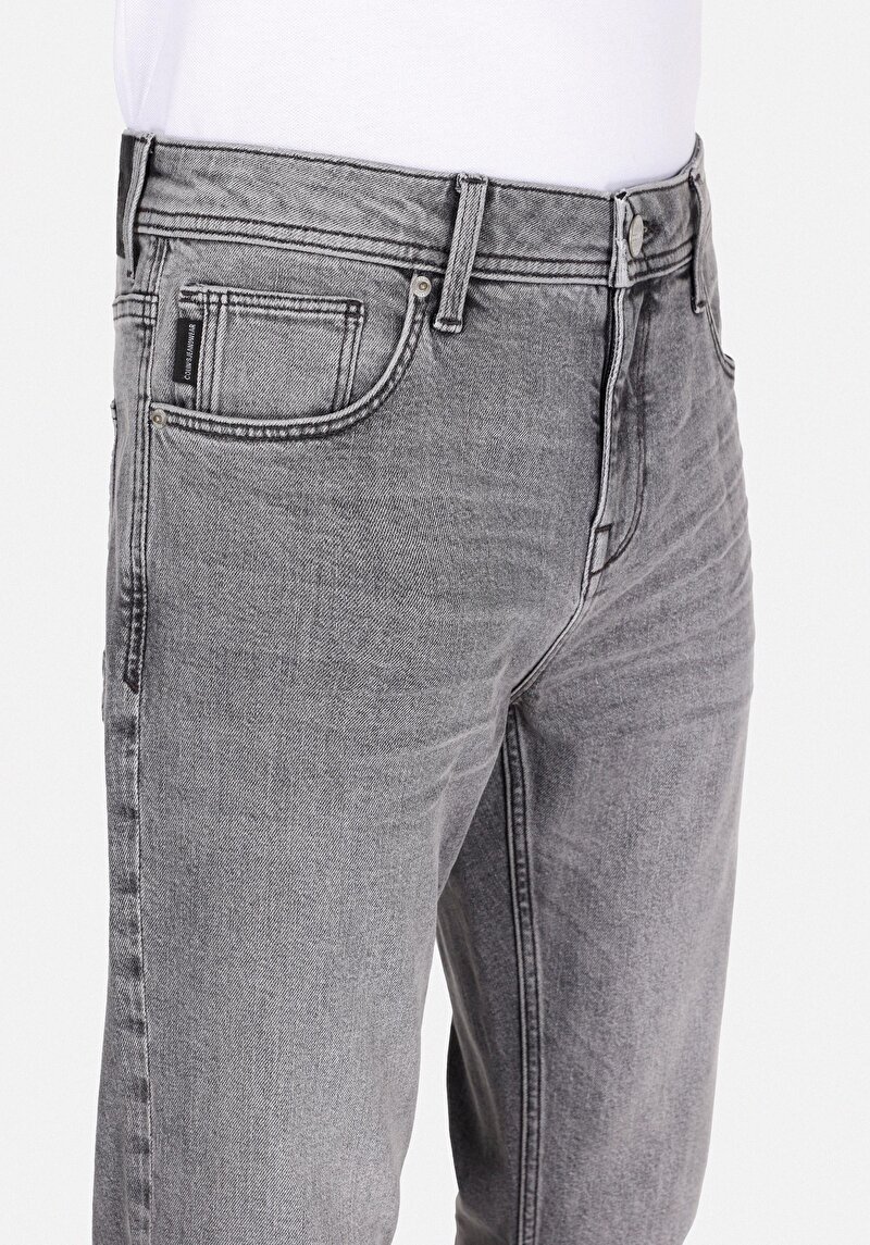 Показати інформацію про 044 Karl Джинси Чоловічі Чорні Прямого Крою Cl1072978