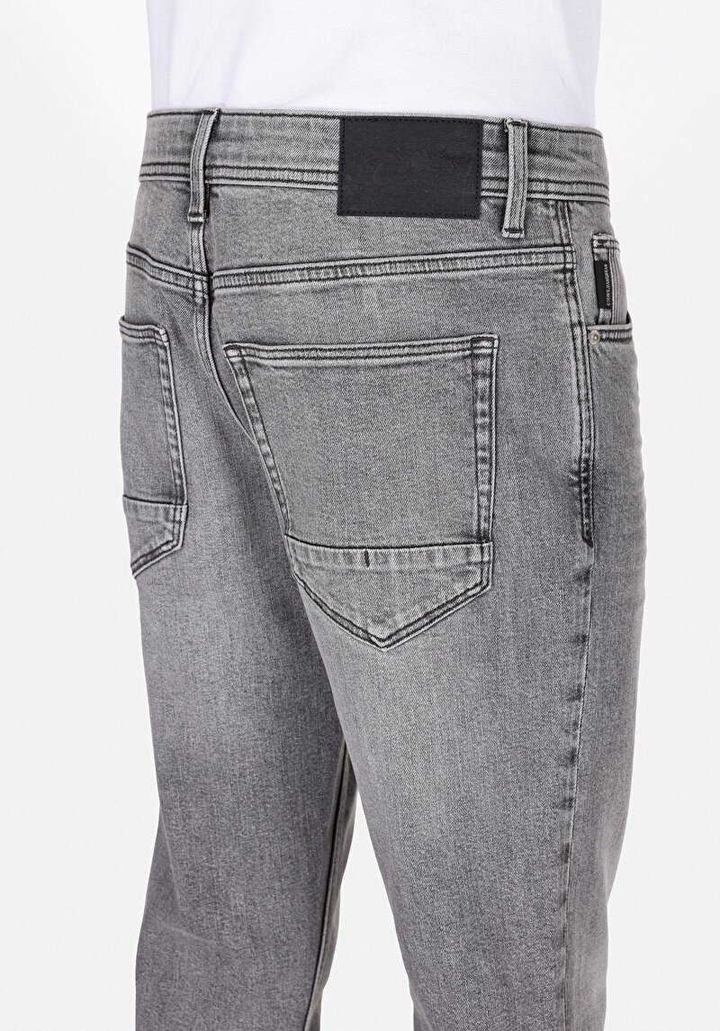 Показати інформацію про 044 Karl Джинси Чоловічі Чорні Прямого Крою Cl1072978