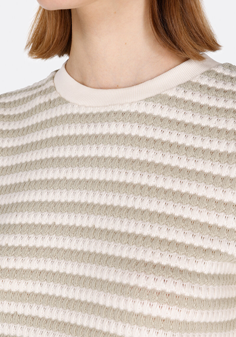 Показати інформацію про Светр Із Коротким Рукавом Жіночий Зелений  Cl1073970