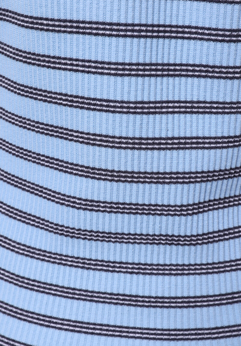 Показати інформацію про Футболка З Коротким Рукавом Жіноча Блакитна  Cl1076485