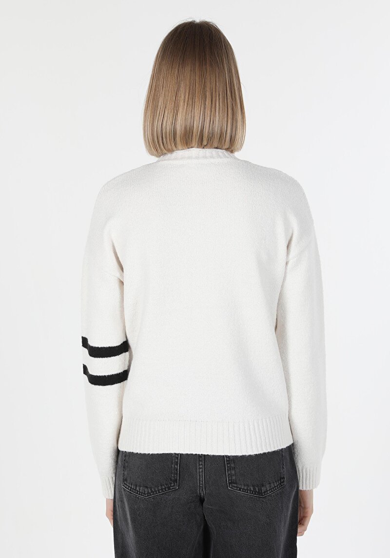 Показати інформацію про Светр Жіночий Білий  Cl1059728