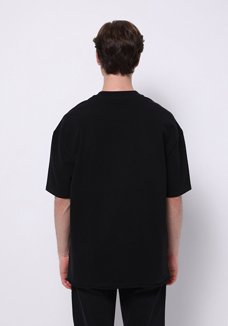 Показати інформацію про Футболка З Коротким Рукавом Чоловіча Чорна  Cl1075370