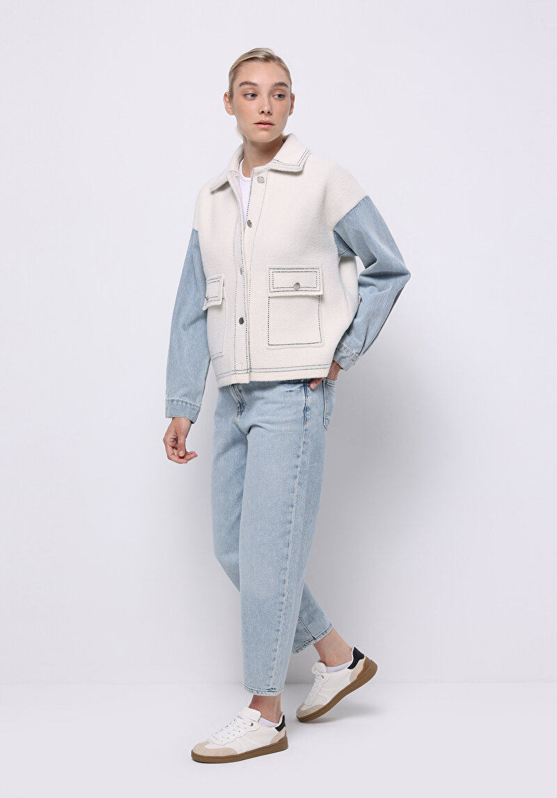 Показати інформацію про Куртка Жіночий Білий