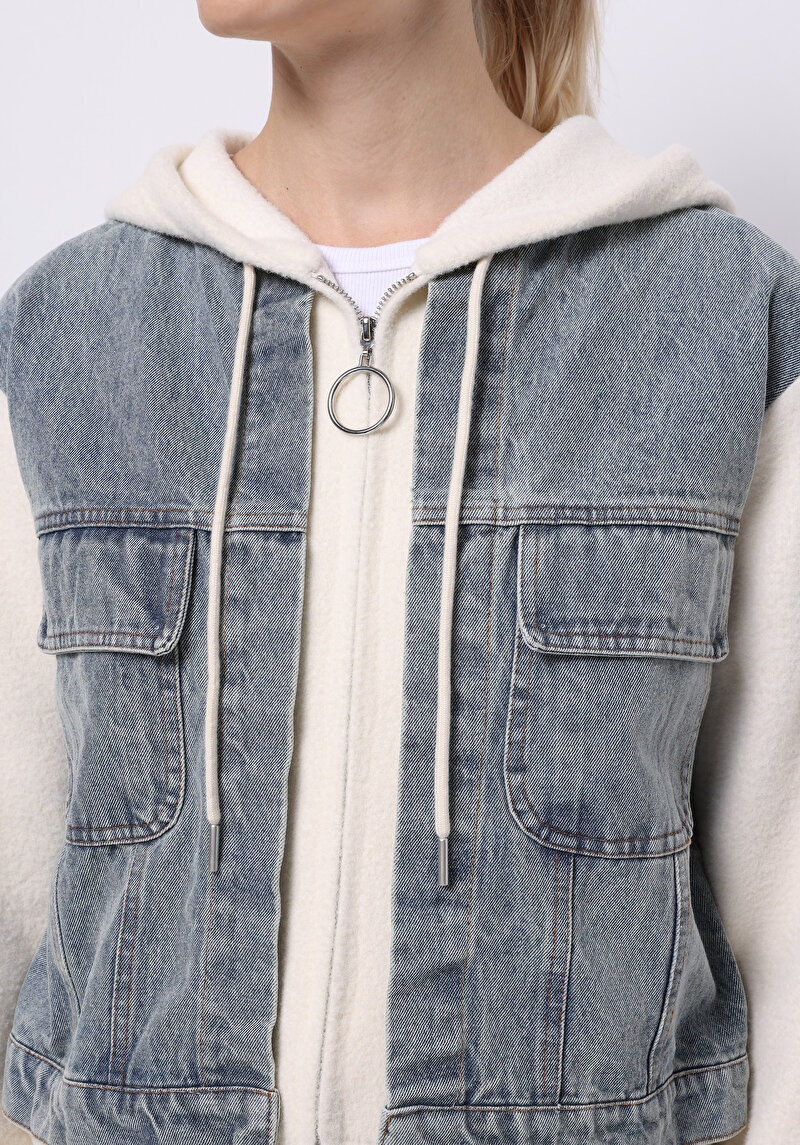 Показати інформацію про Куртка Жіночий Білий