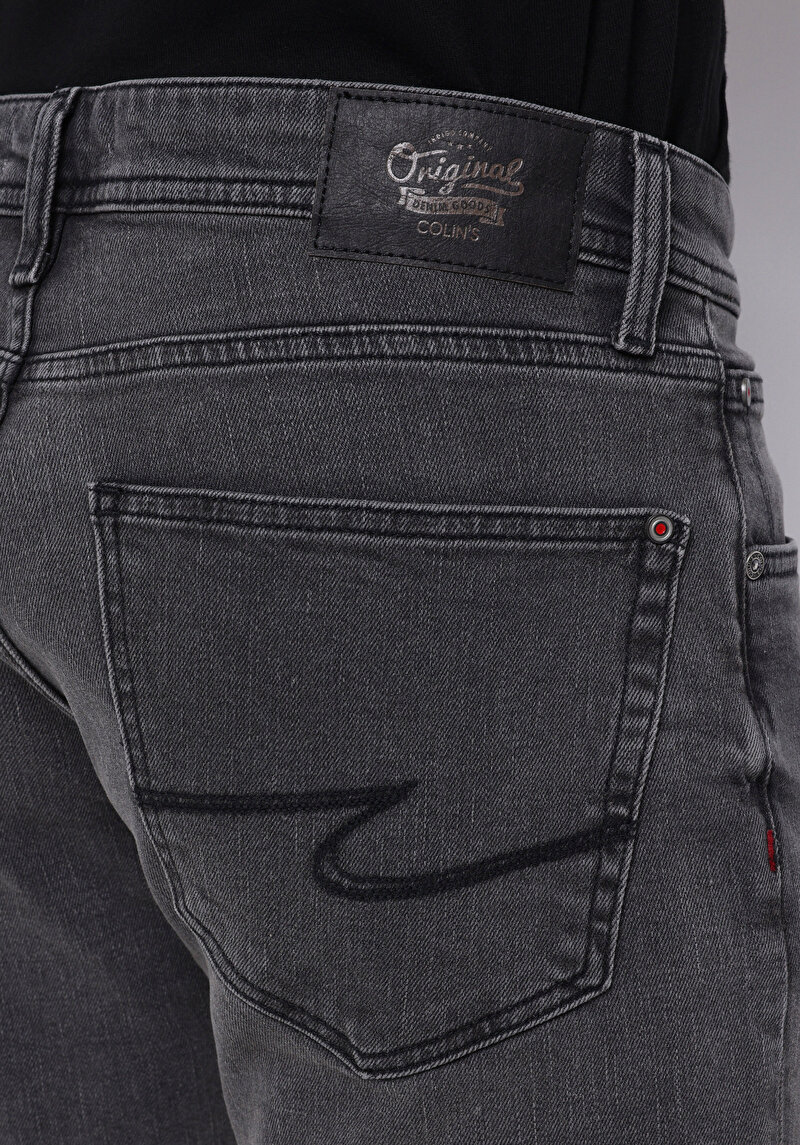 Показати інформацію про 044 Karl Джинси Чоловічі Чорні Прямого Крою Cl1076839