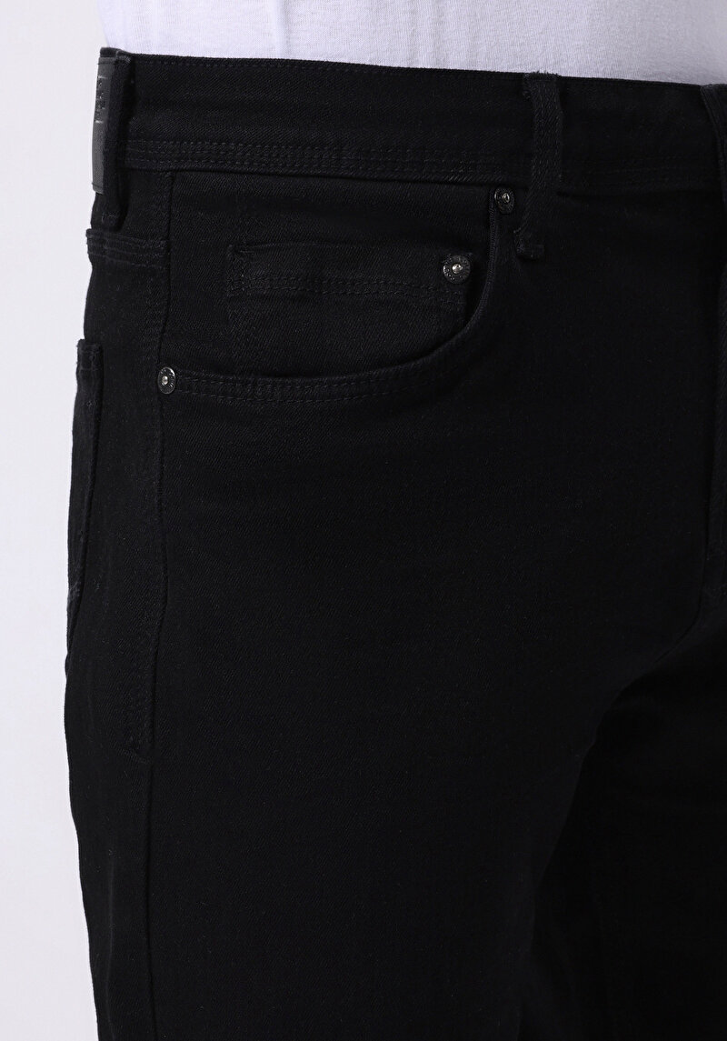 Показати інформацію про 045 David Джинси Чоловічі Чорні Класичного Крою Cl1076017