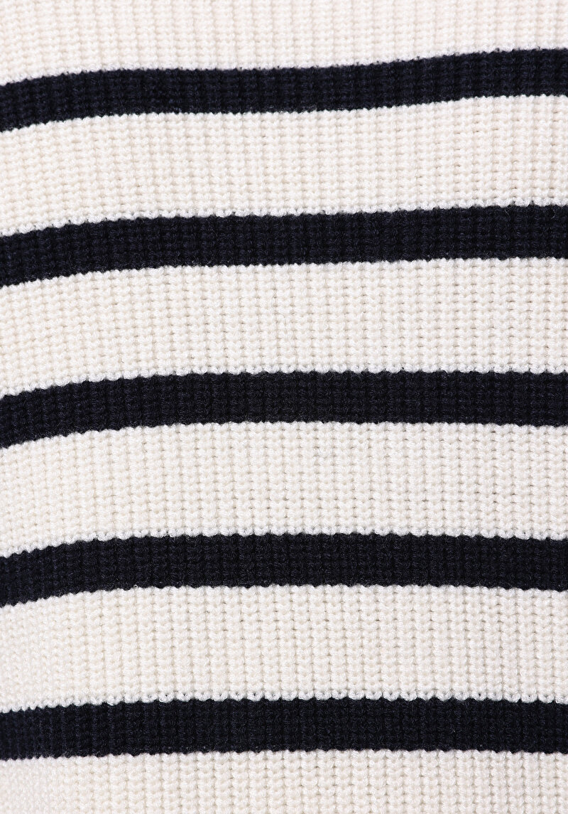 Показати інформацію про Светр Жіночий Білий  Cl1075634