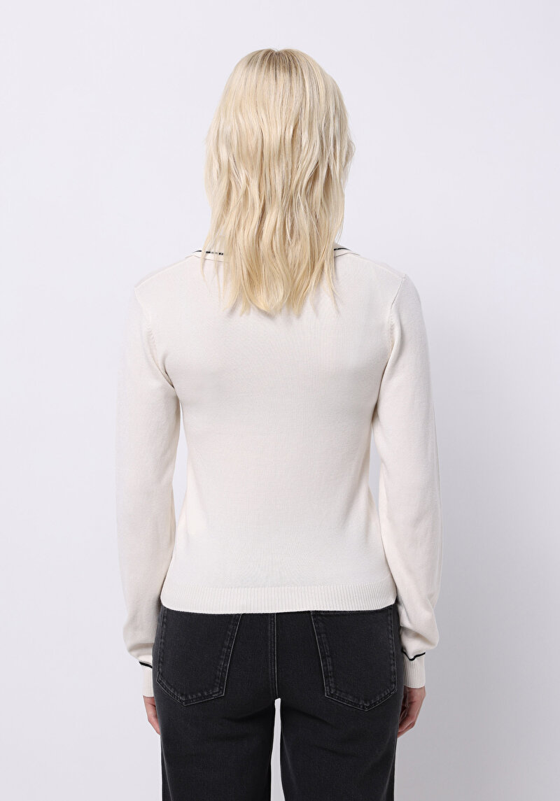 Показати інформацію про Светр Жіночий Білий  Cl1076351