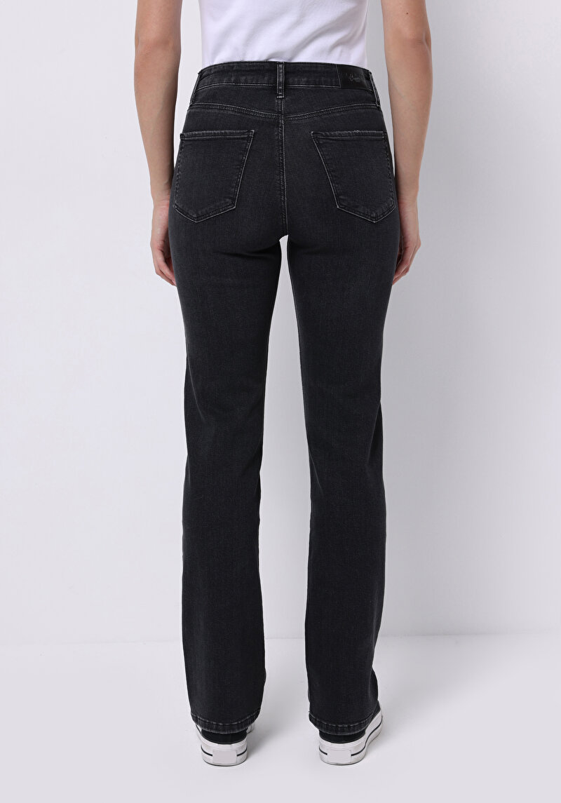 Показати інформацію про 792 Mila Джинси Жіночі Чорні Класичного Крою Cl1076847