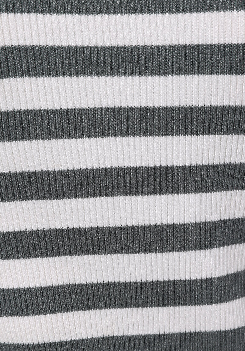 Показати інформацію про Светр Жіночий Зелений  Cl1075725