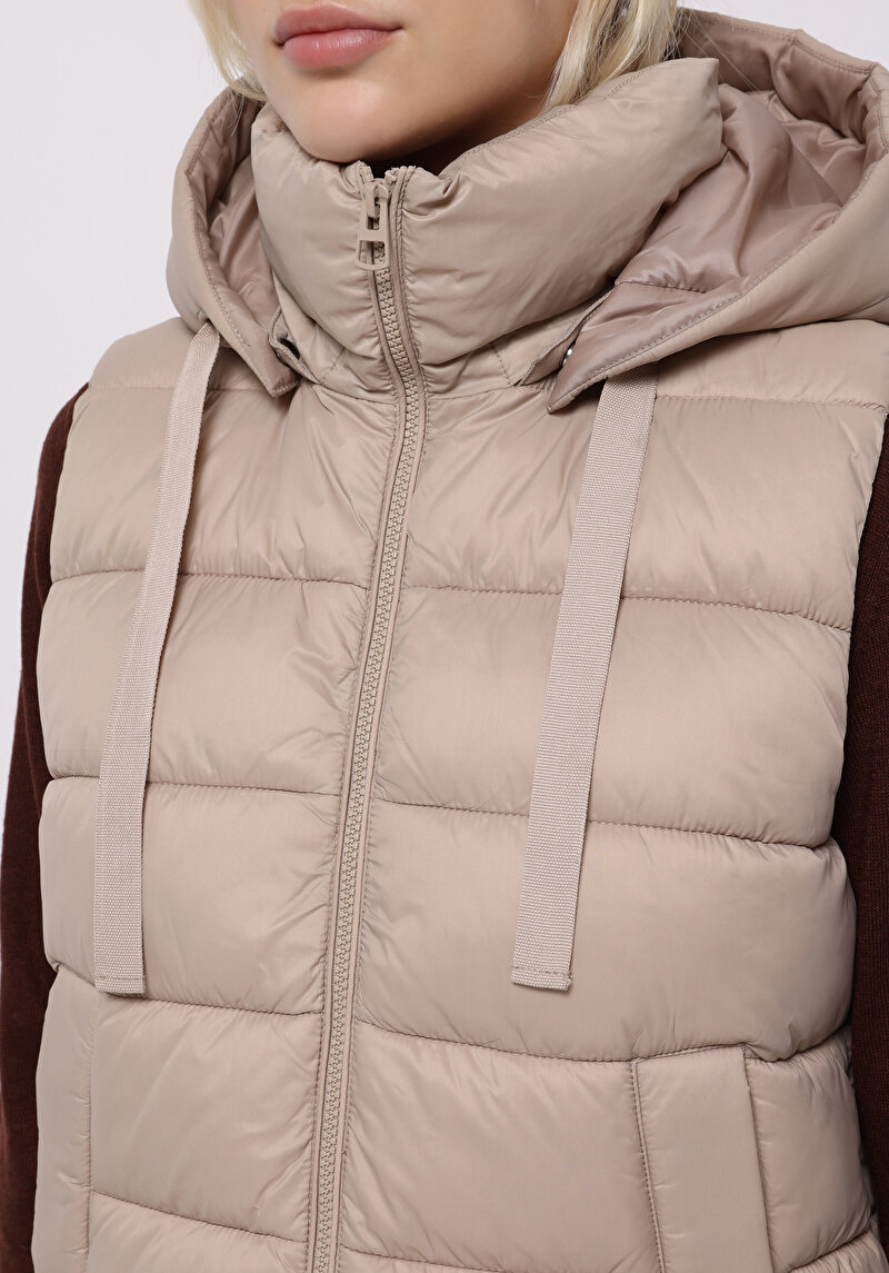 Зображення Жилет Жіночий Бежевий Cl1075668