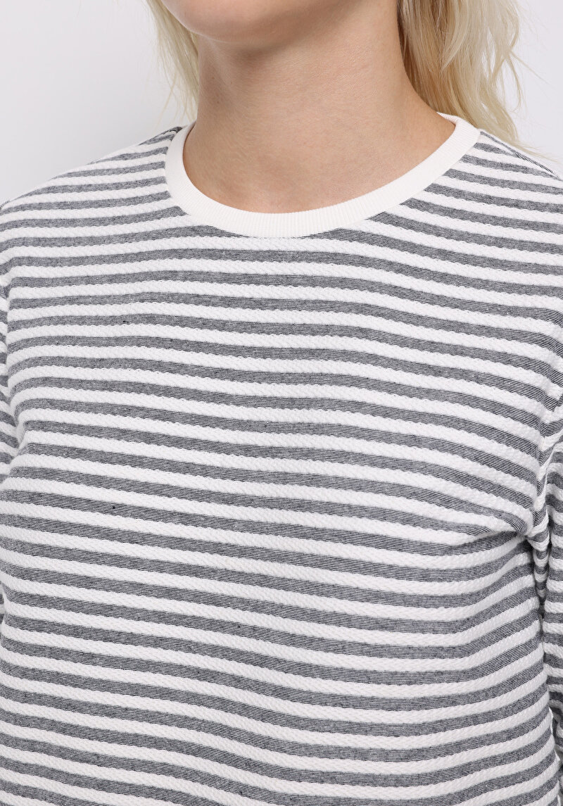 Зображення Светри Жіночий Білий