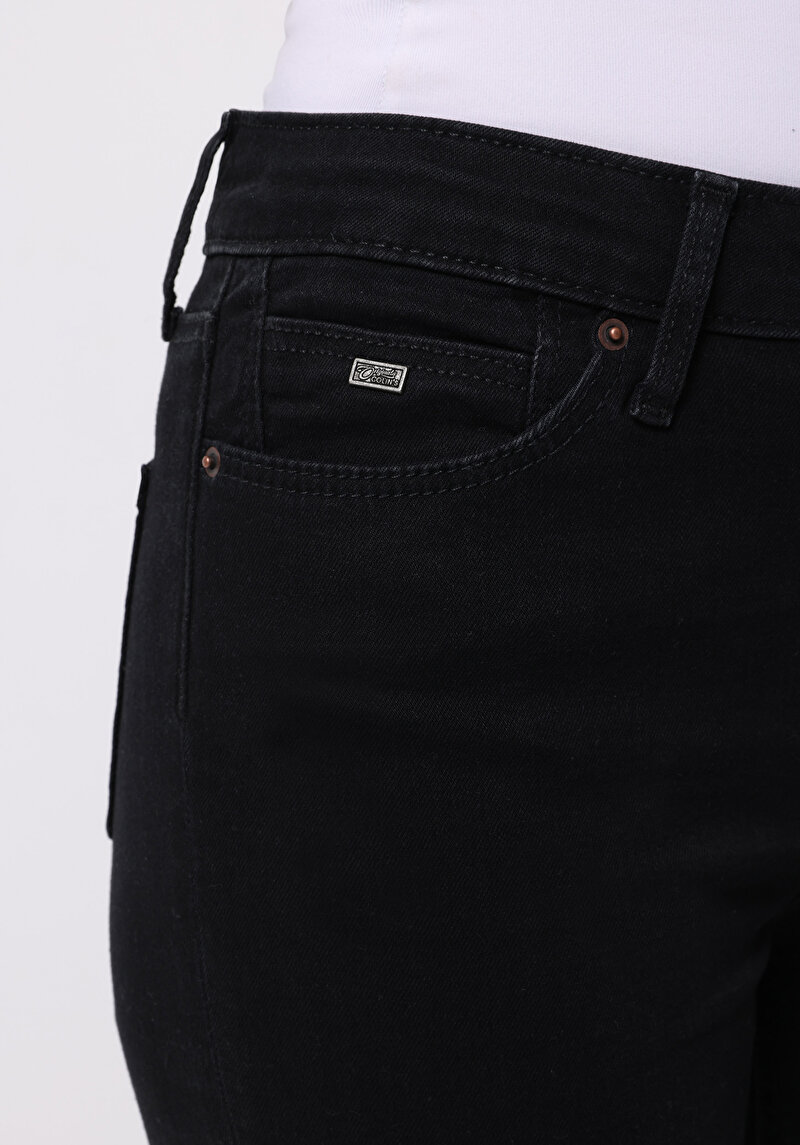 Показати інформацію про 703 Carla Джинси Жіночі Чорні Вузького Крою Cl1076010