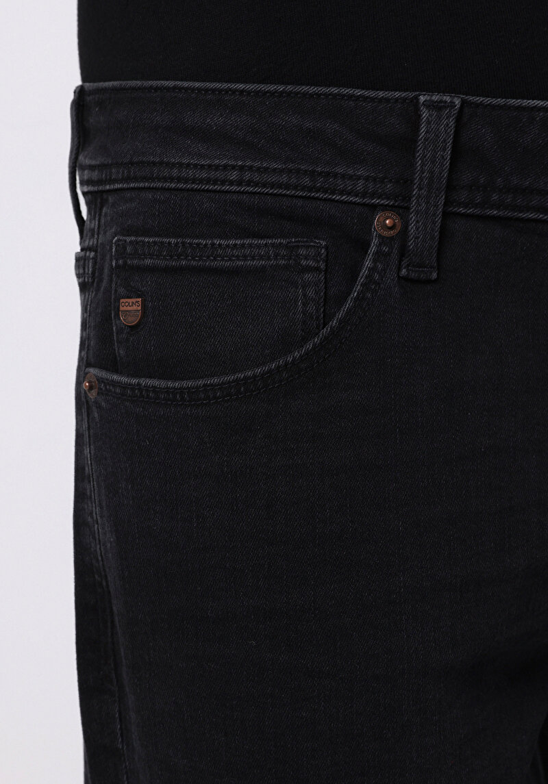 Показати інформацію про 045 David Джинси Чоловічі Сині Класичного Крою Cl1076519