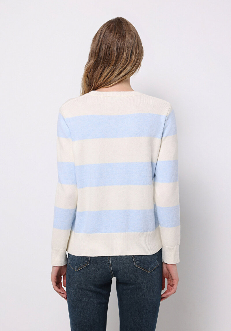 Зображення Светр Жіночий Білий Cl1076618