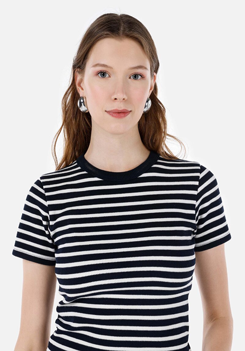 Показати інформацію про Футболка З Коротким Рукавом Жіноча Синя  Cl1068084