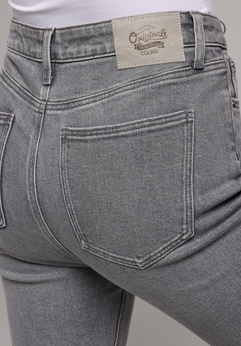 Показати інформацію про 792 Mila Джинси Жіночі  Класичного Крою Cl1079847