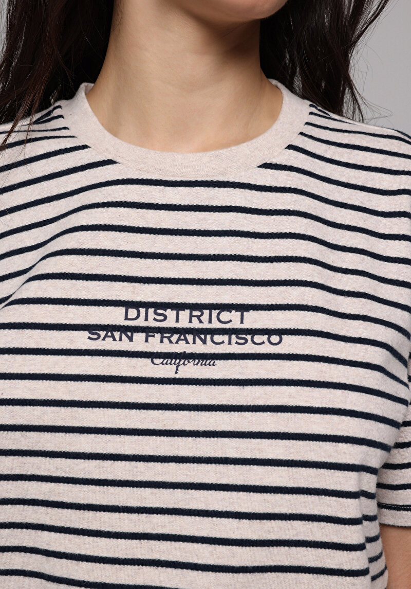 Показати інформацію про Светр Із Коротким Рукавом Жіночий Сірий  Cl1077740