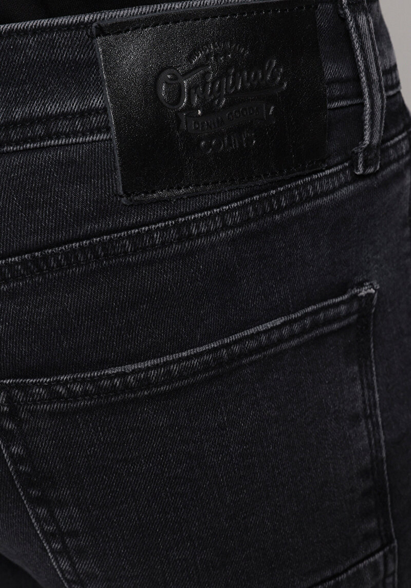 Показати інформацію про 044 Karl Джинси Чоловічі Чорні Прямого Крою Cl1078161