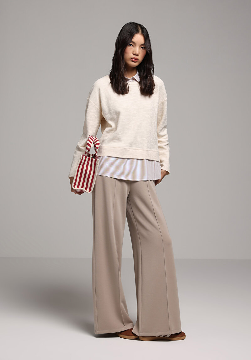 Показати інформацію про Светр Жіночий Бежевий