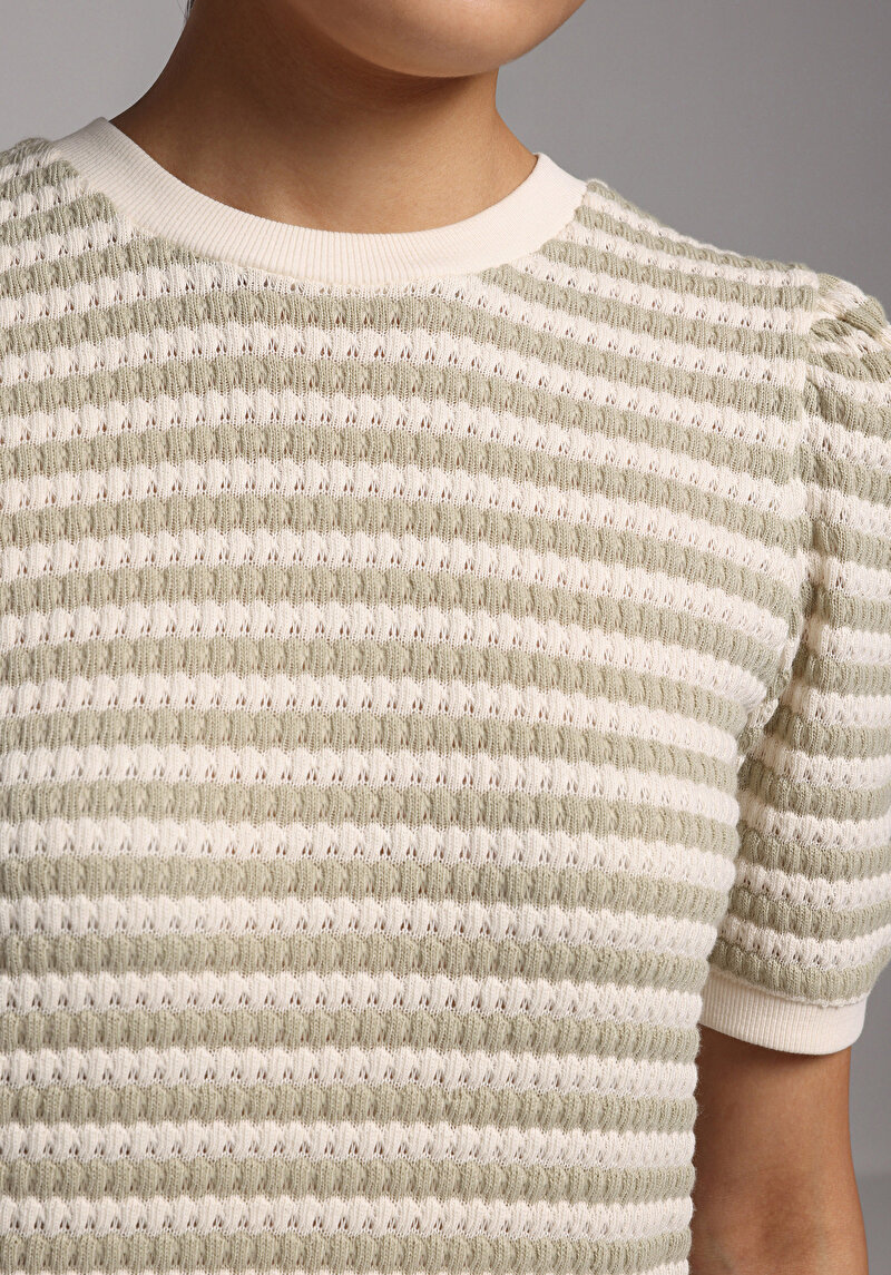 Показати інформацію про Светр Із Коротким Рукавом Жіночий Зелений