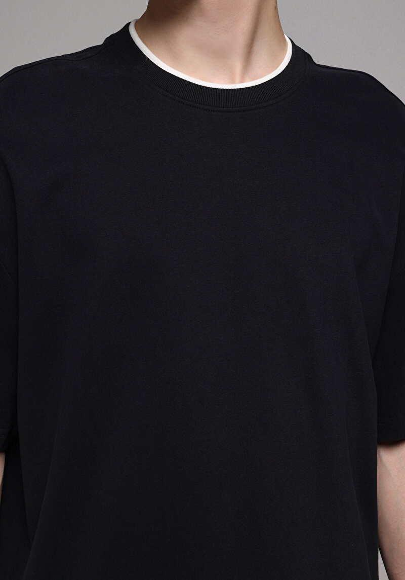 Показати інформацію про Футболка З Коротким Рукавом Чоловіча Чорна