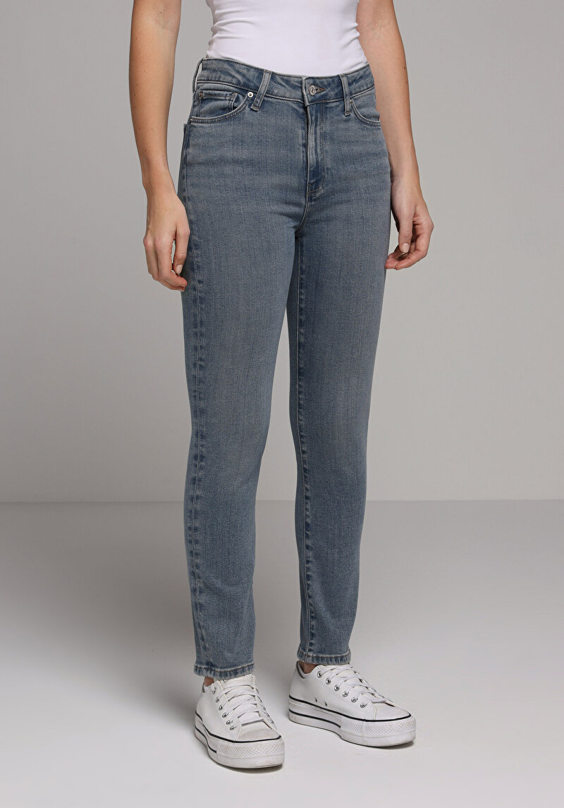 Показати інформацію про 703 Carla Джинси Жіночі  Вузького Крою