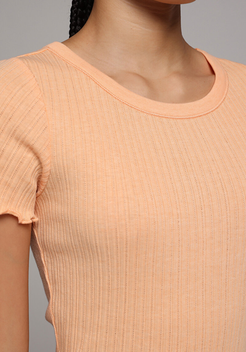 Показати інформацію про Футболка З Коротким Рукавом Жіноча