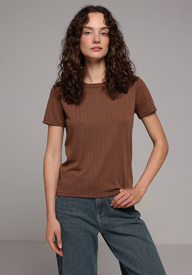 Зображення Футболка З Коротким Рукавом Жіноча Коричнева