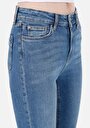 thumb-Показати інформацію про 703 Carla Джинси Жіночі Блакитні Вузького Крою Cl1072254
